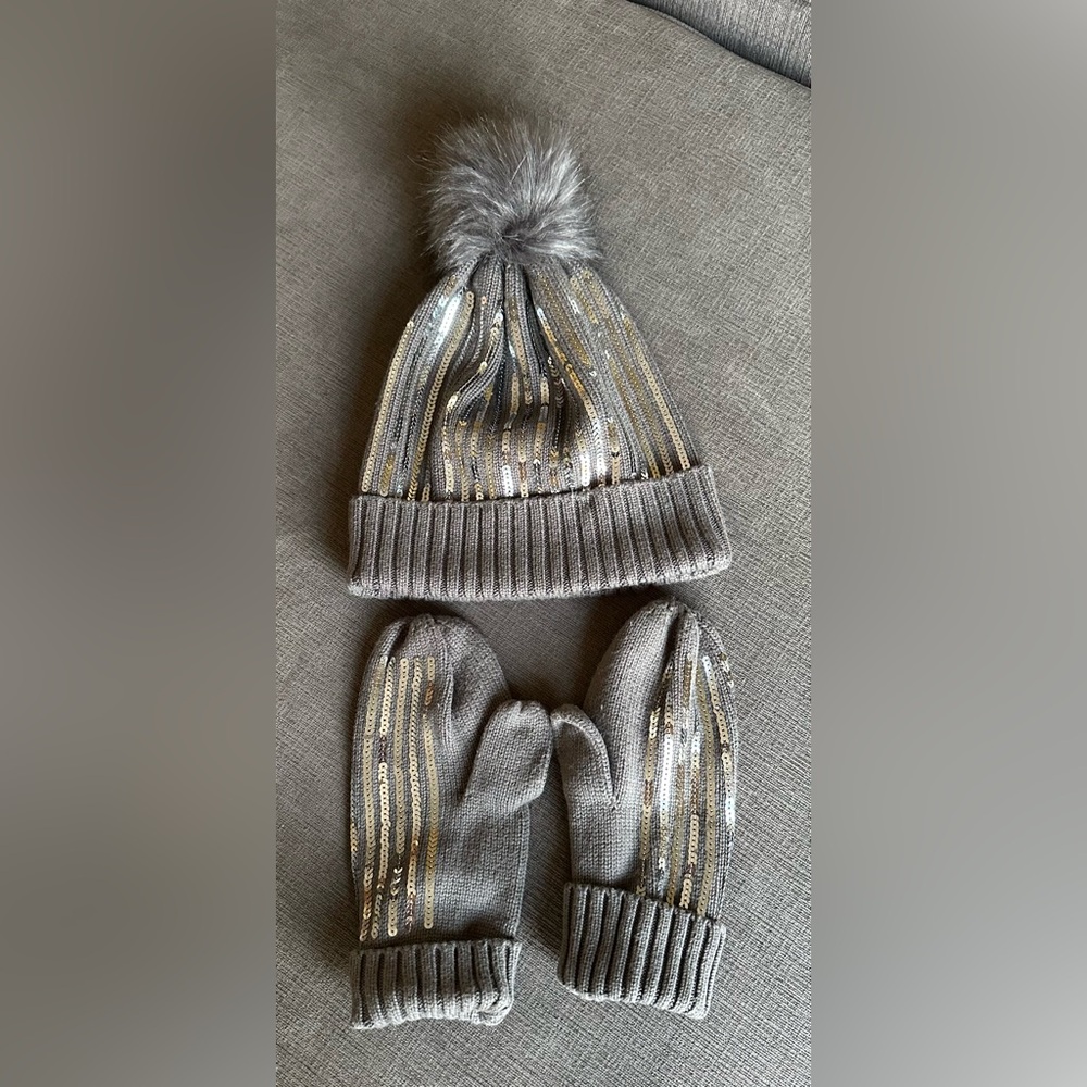 GAP KIDS Grey/Silver Sequin Kids Pom Pom Beanie and Mittens Set (L/XL)
